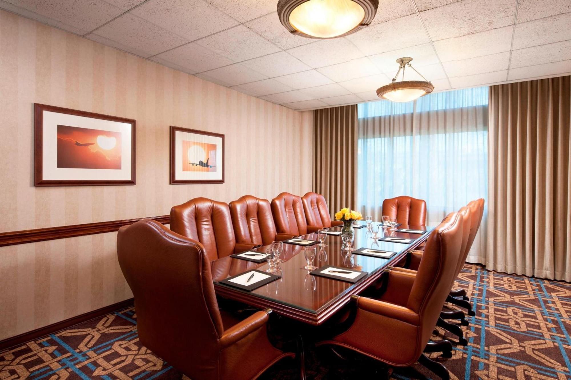 Sheraton Ontario Airport Hotel מראה חיצוני תמונה